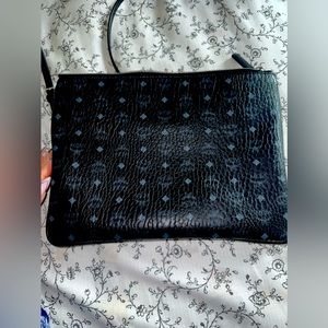 Crossbody Pouch in Visetos Original in black